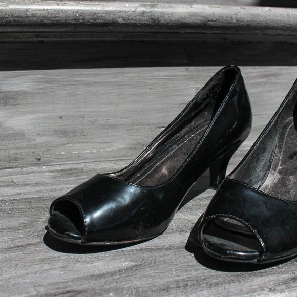 *Flourish Black Patent Heel - Picture 3 of 4